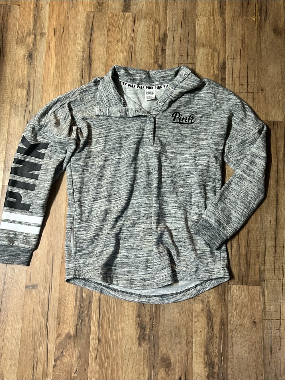 Victoria Secret PINK 1/4 Button heathered Gray Graphic Sweatshirt Pullover Small